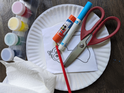 Sponge paint turkey supplies laying on a table.